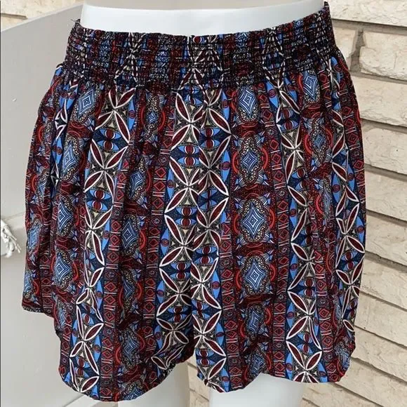 Multi Color Short - Picture 3 of 5